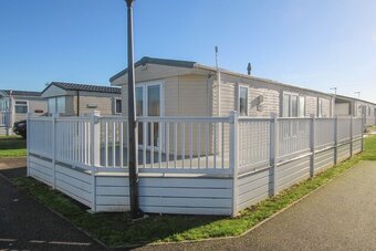 Delta Summer Lodge, 2 bedrooms, 2014 for sale